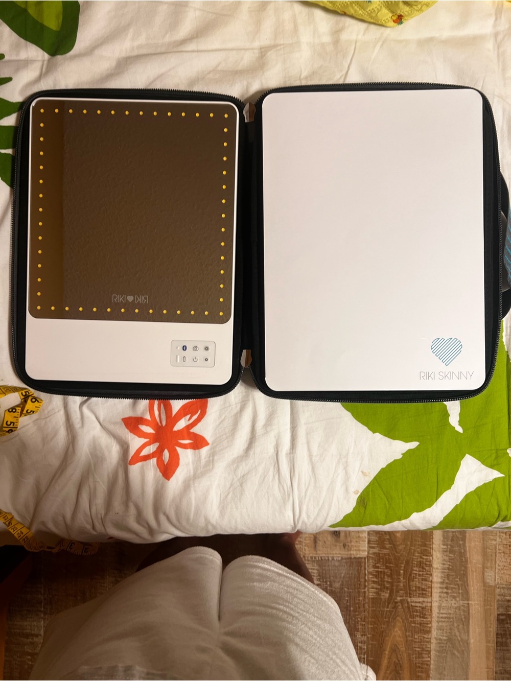 Lighted Makeup Mirror Tablet Case - White/Brown